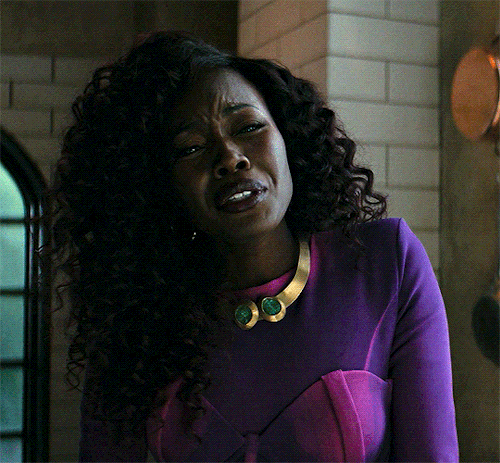 queenkoriandr:MAME-ANNA DIOP as Koriand’r/Kory Anders (Starfire) in TITANS (2018- ) | 3x06: Lady Vic