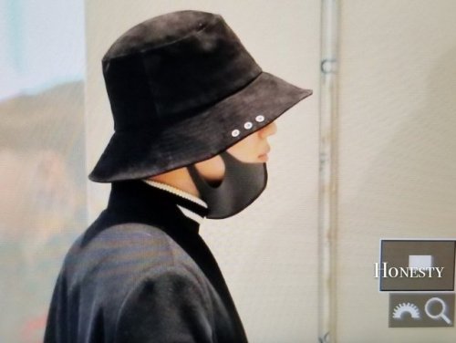 lovetaem: [181207] Incheon Airport to Thailand credit: @Honesty20080525 no editing or removal of log