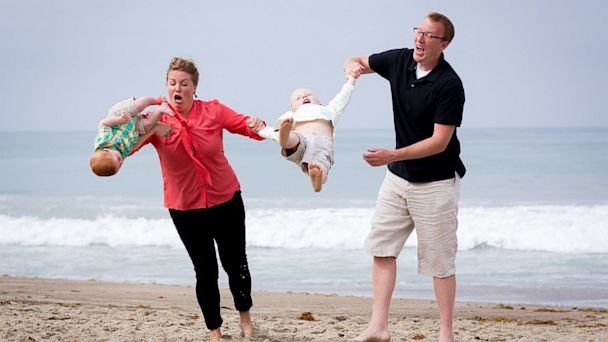 Most awkward family pregnancy photos