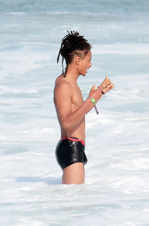 Porn boytrappedinthcloset:  Jaden Smith photos