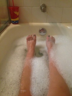 goodbye-sky:  Someone requested my tummy, so I figured when I took a hot bath, it would be the perfect opportunity!   goodbye-sky.tumblr.com XOXOXO