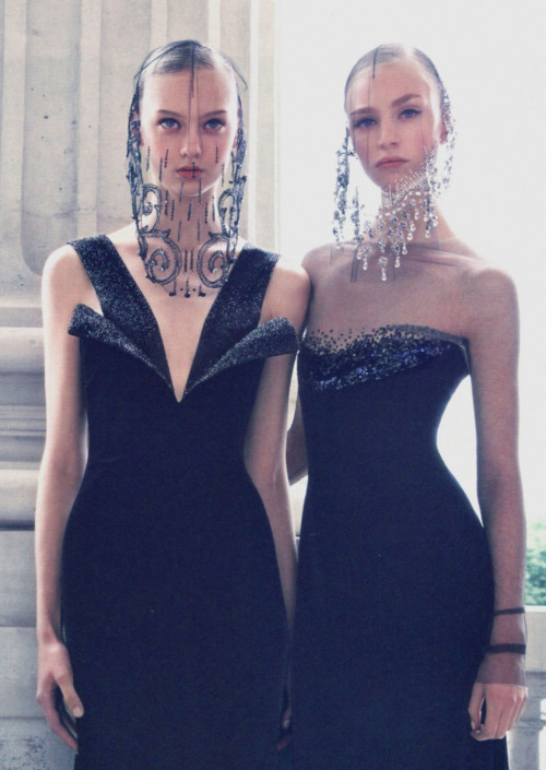 voguelovesme:  Nastya Kusakina & Hedvig Palm photographed by Patrick Demarchelier for Vogue China Collections, Fall 2012 