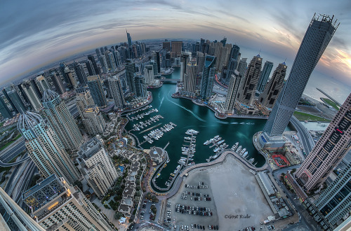 (via Dubai and the sky | TheStandART)