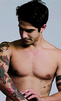 male-and-others-drugs:  🔵 Tyler Posey 🔵