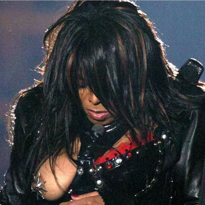 Janet jackson breast exposed