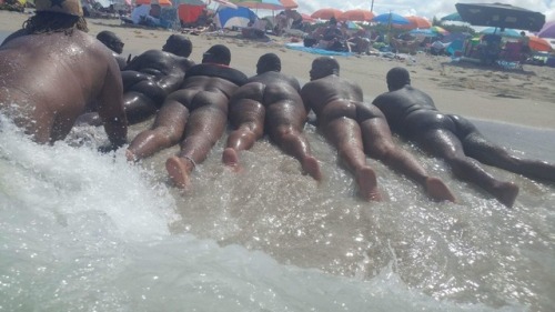 cakemountain: pookadom: frostedcakeswithnuts: tmckenzie85:Nude beach with the fellas! Thick Black Me