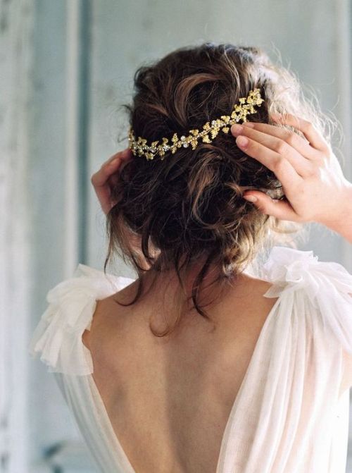 everythingsparklywhite: Enchanted Atelier by Liv Hart headpiece Shop similar: 1 / 2 / 3