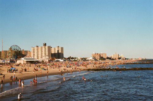 Coney Island (2017)Nikon EM // Kodak Ultramax