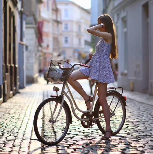 lookbookdotnu:  Bike trip (by Ariadna Majewska) 