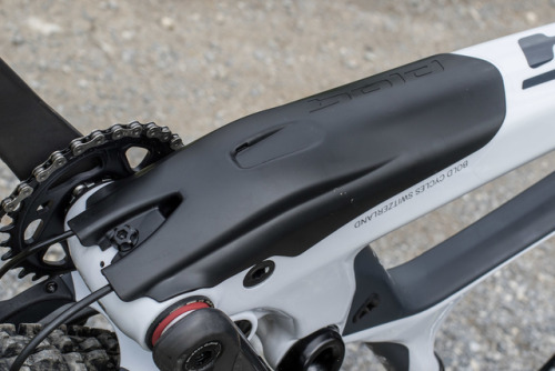 aces5050:(via First Ride: Bold Unplugged Volume 1 - Pinkbike)