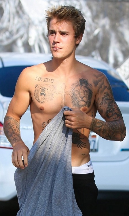 Justin Bieber at a Skate Park in West Hollywoodwww.vjbrendan.com/2017/09/justin-bieber-at-ska