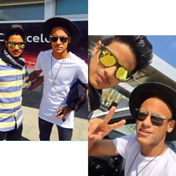 fzneymar:  Neymar & Fan    #repost #instagram