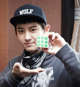 jongene:  byunsbaekini-deactivated2013100: IM CRYNGI RIGHT N OW CHANYEOL  HE’S