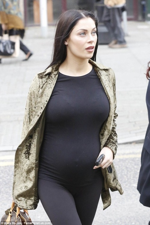 specialscotsman: bellylove577: Cally Jane Beech Pregnant and pretty babe in boots