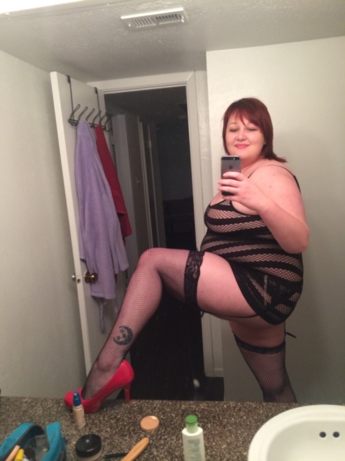 Sex scarletslutmolly:  Fishnets  Love it pictures