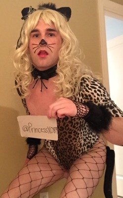 Sissy fag needs exposure! Share, Reblog and