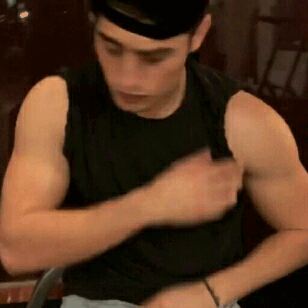 hotfamousmen:  Gregg Sulkin