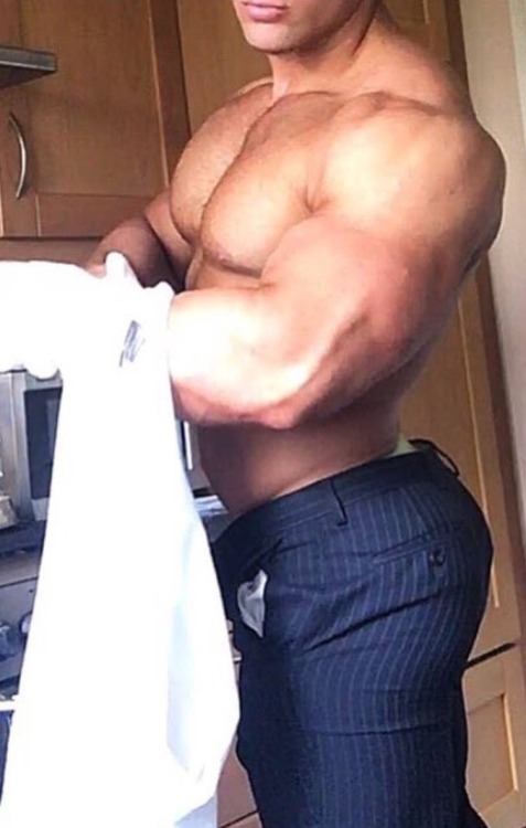 roidedmusclebullswithemptyposers:  Hopefully roided down in the man meat,woof xxx  Like man and towel.