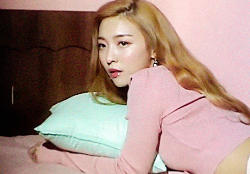 Luna - Do You Love Me Mv