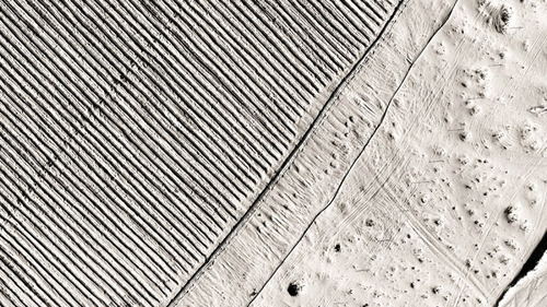 Jananne Al-Ani’s: Shadow Sites II Shadow Sites II is a film by JANANNE AL-ANI t
