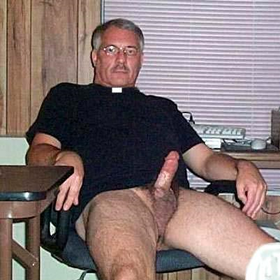 lobito07:  ontheprowl2-blog:  This would make me convert. NICE  Hola papi cuando nos vemos para gozar tu cuerpo