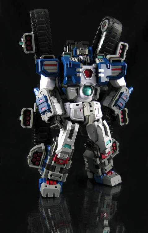 Sex londonprophecy:  sinvraal:  Fortress Maximus pictures
