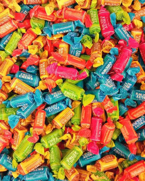 chelsamander:🍭🍬💕 (at Bulk Barn)