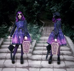 fraurin:  One of my daily coords. Inspired by AHS: Coven :3 Dress, blouse, bag — AatP Umbrella, bow — Angelic Pretty  Shoes — YRU Other — offbrand 