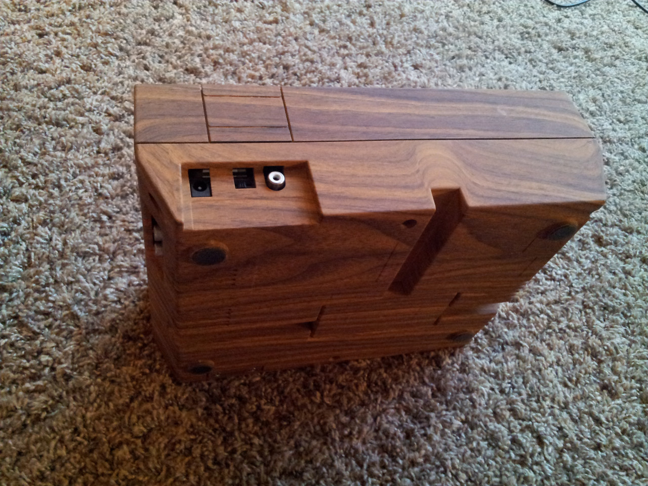 retrogamingblog:  Custom Woodgrain NES created by knightrider82 