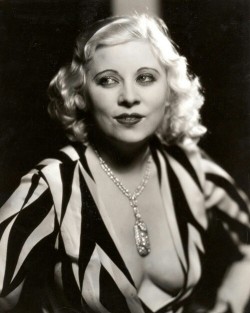 bellalagosa:  Mae West in, “Klondike Annie”