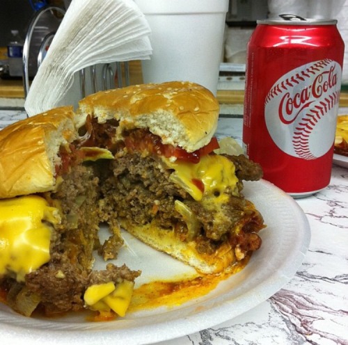 whatlifetimeisthis:  thotdreyhepburn:  blkoutqueen:  jiahpleasechill:  afro-arts:  Ann’s Snack Bar  ✨Home of the world famous Ghetto Burger!✨  Atlanta, GA  CLICK HERE for more black owned businesses!   B I T C H  Yo wait this is where I live  Miss