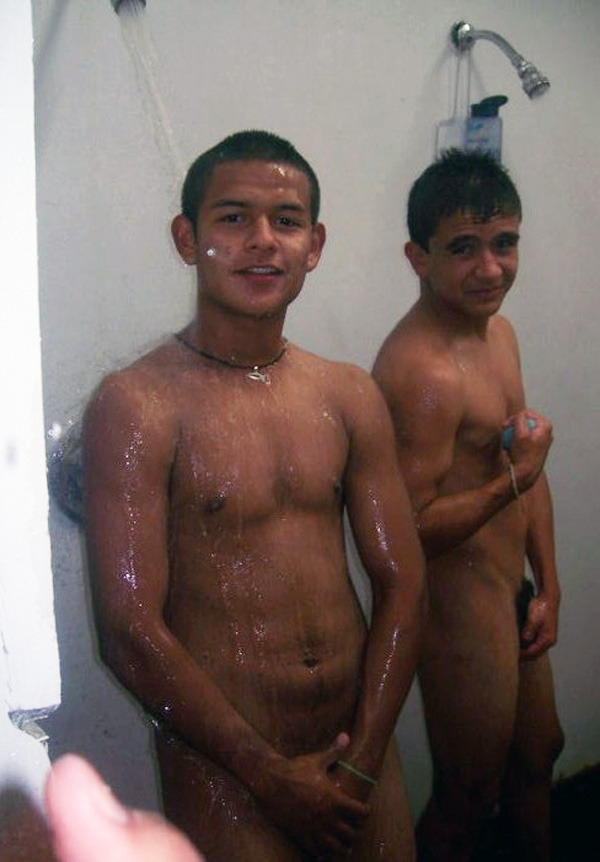 paisas-medellin:  Latinos 9