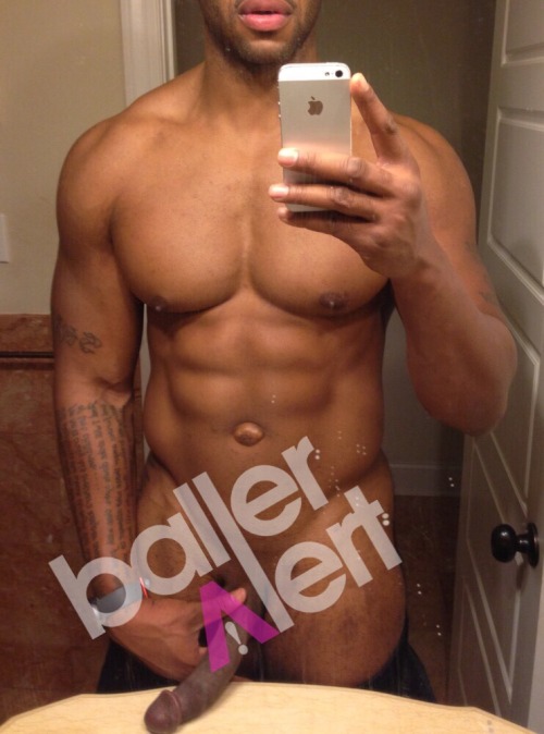 celebrixxxtiez:  My type of daddy! 😩😘 Shawn Bullard