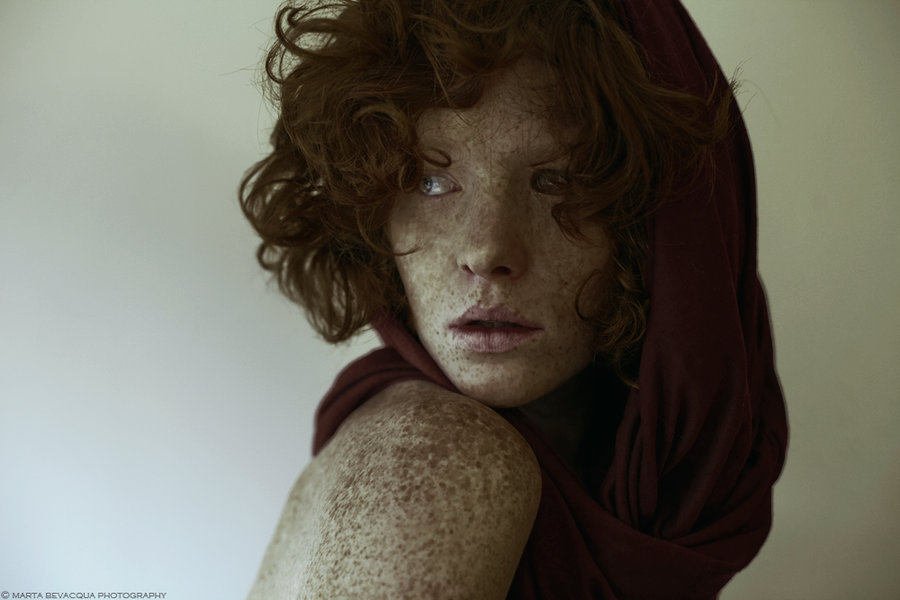 zaporn:  SMELL OF SPICES ( At DeviantART by M0THart )   Freckles!