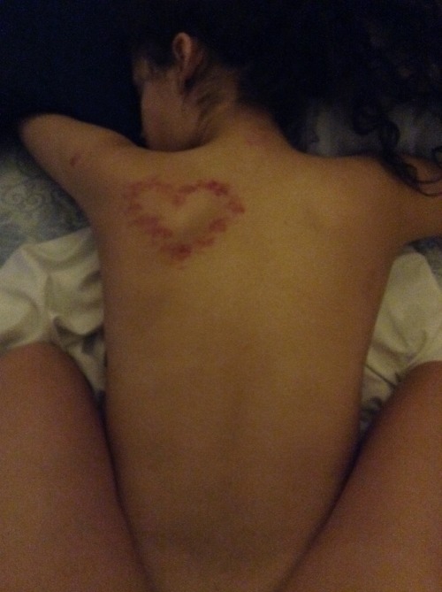hugs-then-drugs:~If we ever date I will seriously fuck you up~ <3