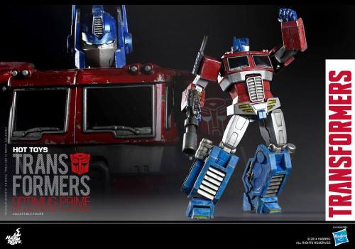 sunstreakerlovethyself:  aeonmagnus:  Hot Toys G1 Optimus Prime (Starscream Version) (non-transforming). (Starscream gets Jetfired.)  NO NOOOOOO ohno