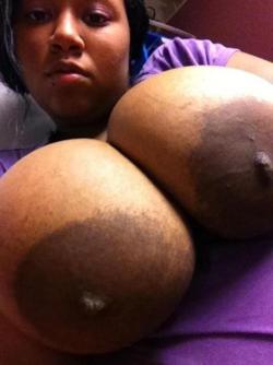 i-luv-thick-bitches:  http://i-luv-thick-bitches.tumblr.com