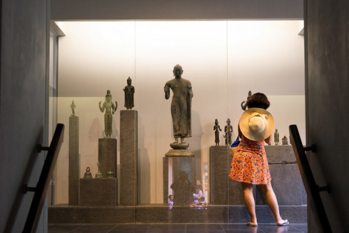Looking at statues at the Vietnamese History Museum, read all about this museum via the link.