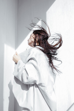 b-annet:  ▏Silver coat  ▏BAnnet ▏BAnnet is a young designer living and working in Moscow