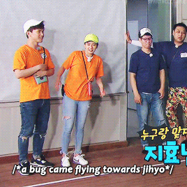 spartacecouple: jihyo’s protection squad (and kwangsoo’s over-the-top acting)
