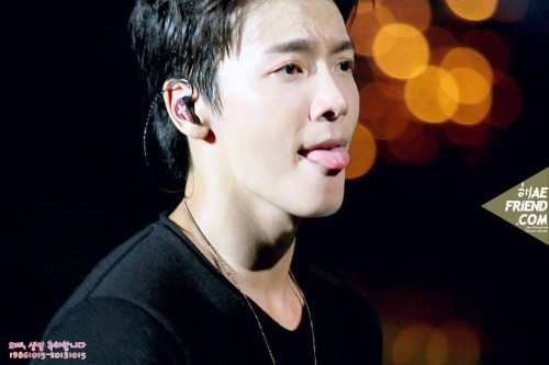 hairykpoppits:  [REQUEST] Idols’ tongues