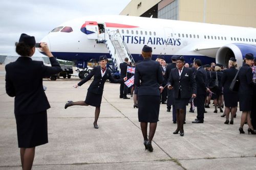 aircraftgirls:This photo totally makes me melt!Aircraft girls! See more…