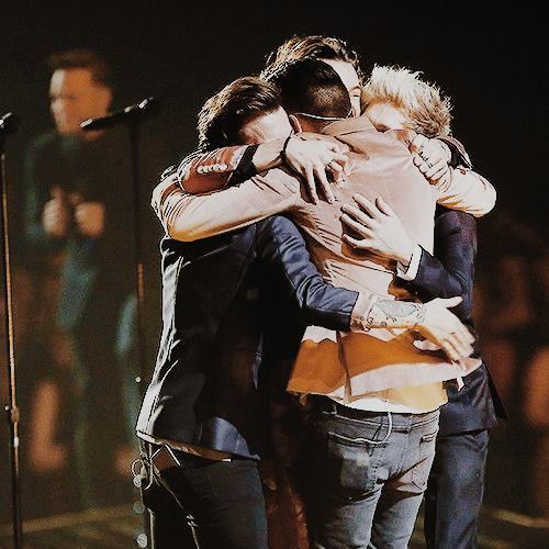 narrys-town:Happy 7 years of One Direction