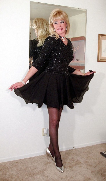 classy-crossdressers:  Cross Dressing Porn