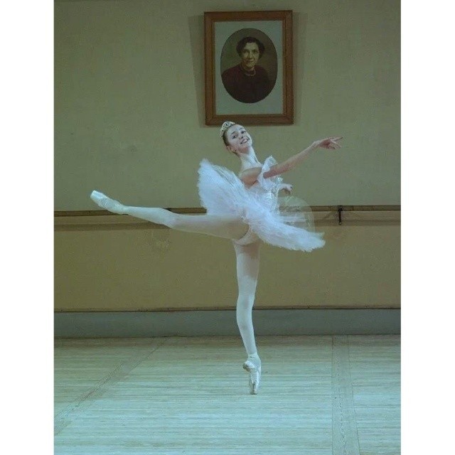 balletomanegirl:  balletofrepertoire:  Vaganova Ballet Academy  what a cutiee!! Does