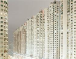 adapto:    Peter Bialobrzeski (2003) Shenzhen.