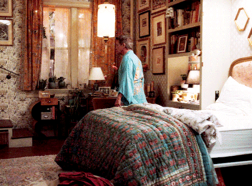 Oliver + Loretta's Robe S03E05 ◦ ONLY MURDERS IN THE BUILDING