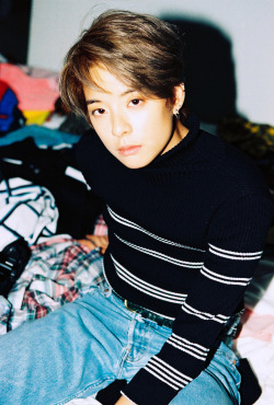 fuckyeah-fx:  f(x) [4 WALLS] Teaser - Amber