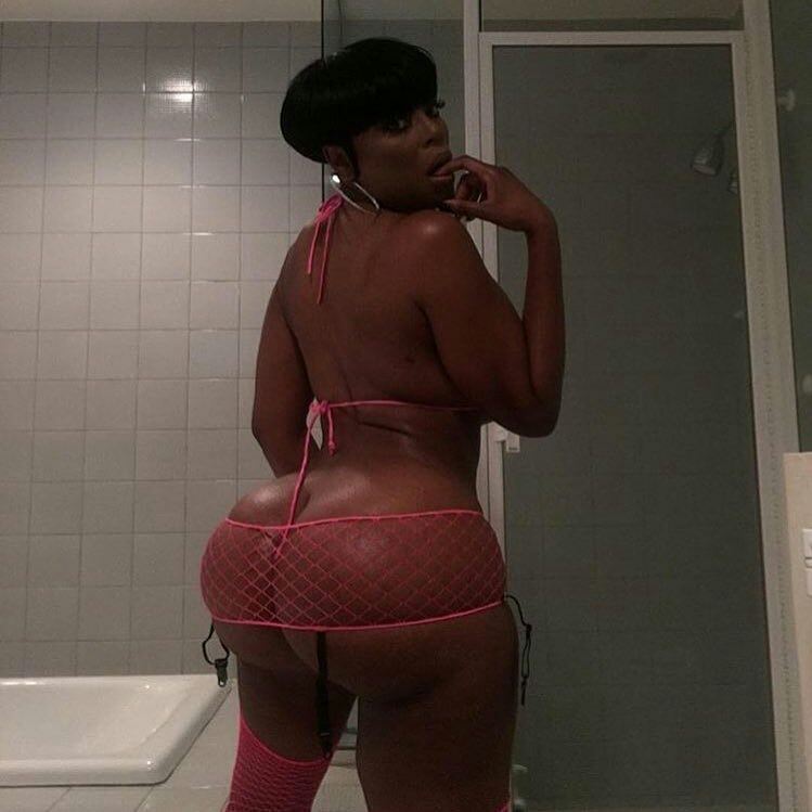 xanthas927: hillshavethighslive:  #Hills 😍 | @yumtheeboss | #HillsHaveThighs |