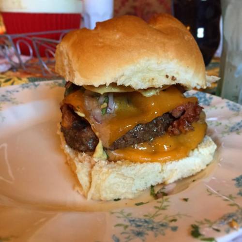 #lunch today. #burger with #cheddar, #spicy #sausage and #picodegallo on a bun. #yum #grilling #food